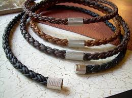 5 Reasons Why Leather Necklaces are Awesome